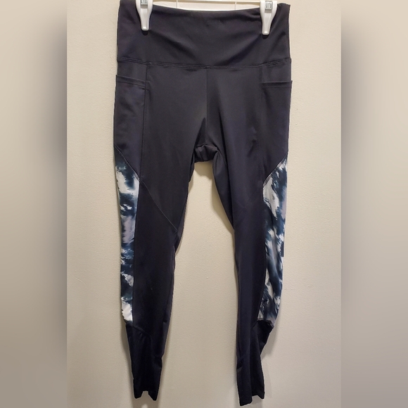 ☆3/35$ | BALLY TOTAL FITNESS | Black & Stormy Active Leggings in size M - Picture 2 of 8